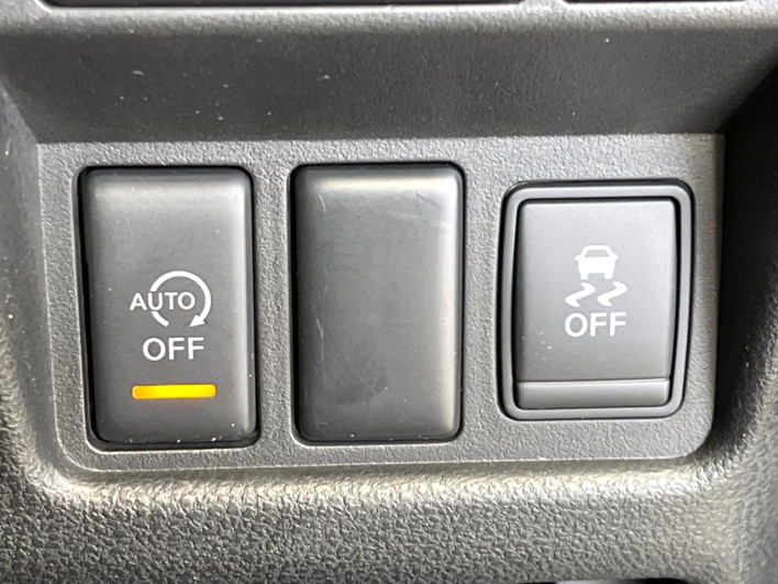 2014 Nissan JUKE DBA-YF15 (UW-6a2a27c701259)[27]
