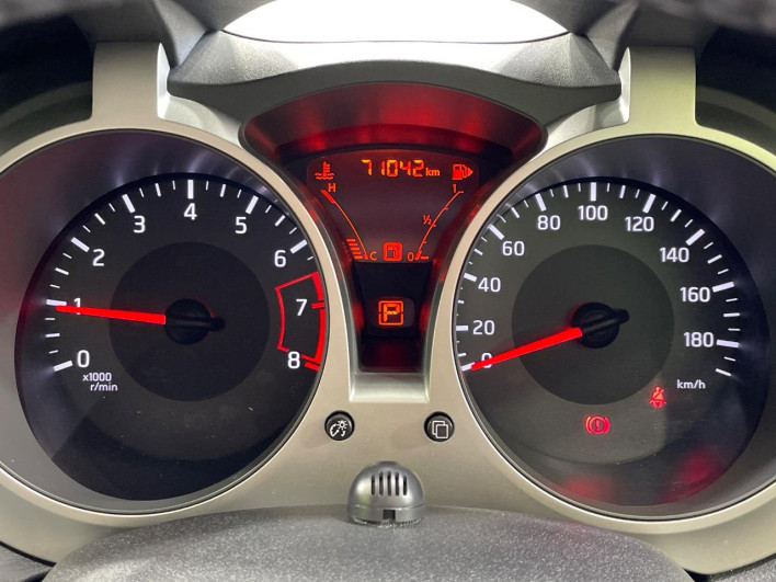 2017 Nissan JUKE DBA-YF15 (UW-6a2a27c7c9f87)[17]