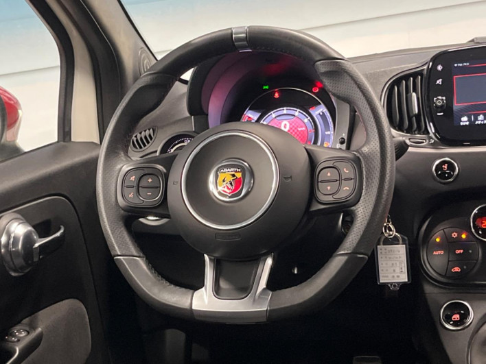 2023 Abartha Abarth 595 3BA-31214T (UW-6a2a27cf39ea5)[24]