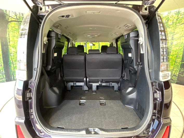 2014 Toyota Voxy DBA-ZRR80W (UW-6a2a27d16b3ca)[25]