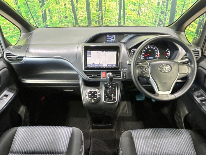 2014 Toyota Voxy DBA-ZRR80W (UW-6a2a27d16b3ca)[28]