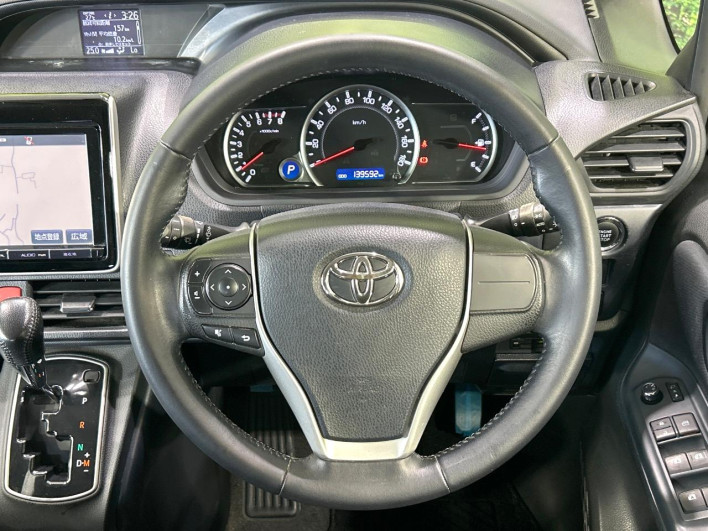 2014 Toyota Voxy DBA-ZRR80W (UW-6a2a27d16b3ca)[29]