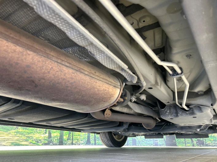 2014 Toyota Voxy DBA-ZRR80W (UW-6a2a27d16b3ca)[21]