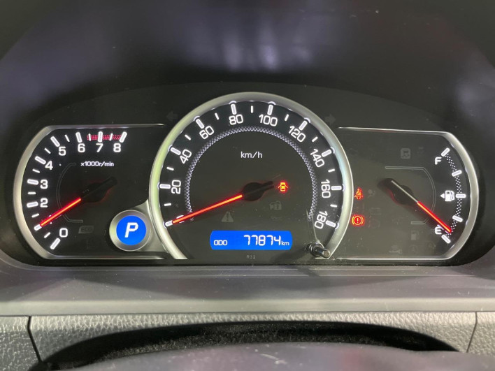 2015 Toyota Voxy DBA-ZRR80W (UW-6a2a27d273b9a)[11]
