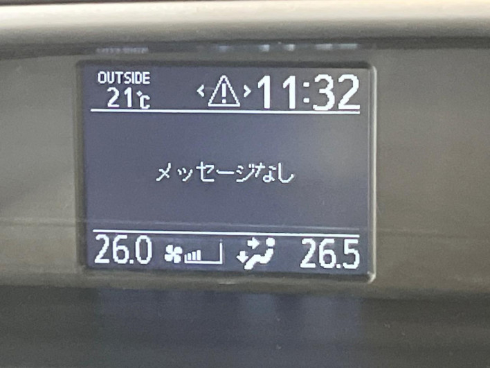 2015 Toyota Voxy DBA-ZRR80W (UW-6a2a27d273b9a)[14]