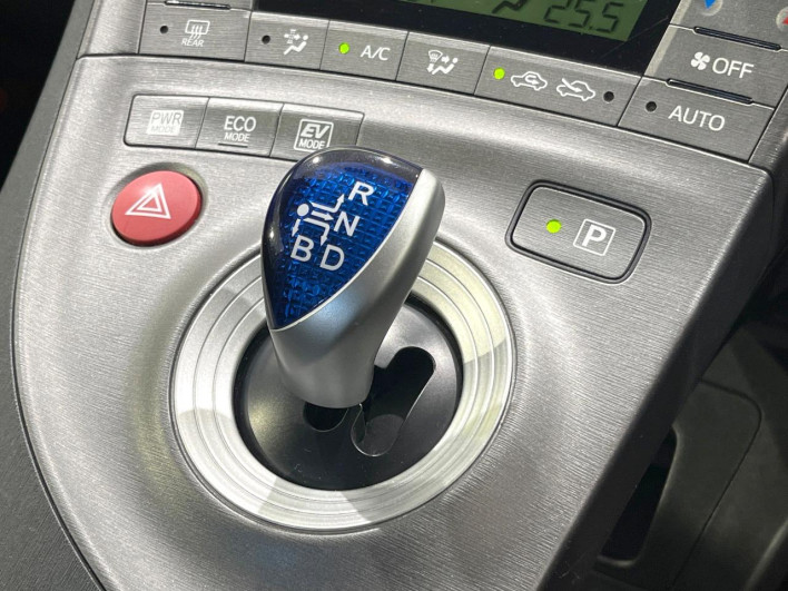 2012 Toyota Prius DAA-ZVW30 (UW-6a2a27e3b275c)[23]