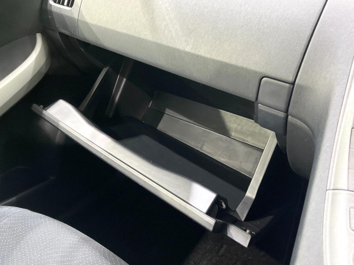 2012 Toyota Prius DAA-ZVW30 (UW-6a2a27e3b275c)[26]
