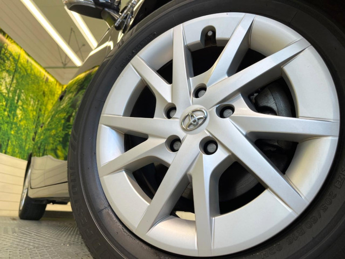 2016 Toyota Prius α DAA-ZVW41W (UW-6a2a27e4ba699)[14]