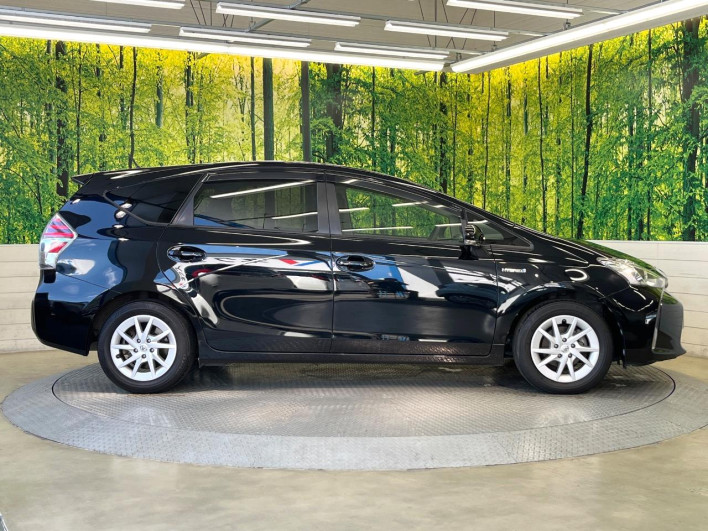 2016 Toyota Prius α DAA-ZVW41W (UW-6a2a27e4ba699)[26]