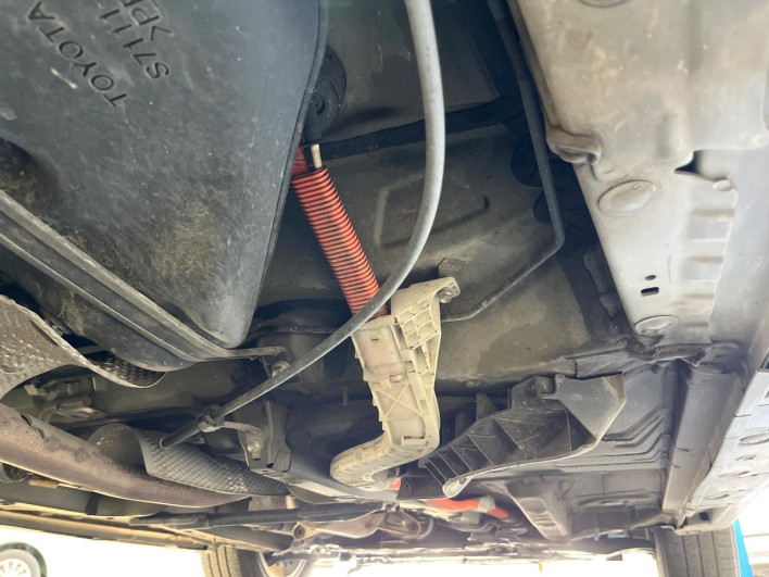 2016 Toyota Prius α DAA-ZVW41W (UW-6a2a27e4ba699)[16]