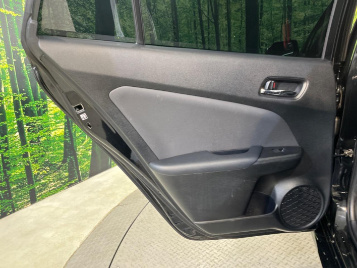 2020 Toyota Prius DAA-ZVW51 (UW-6a2a27e89efde)[18]