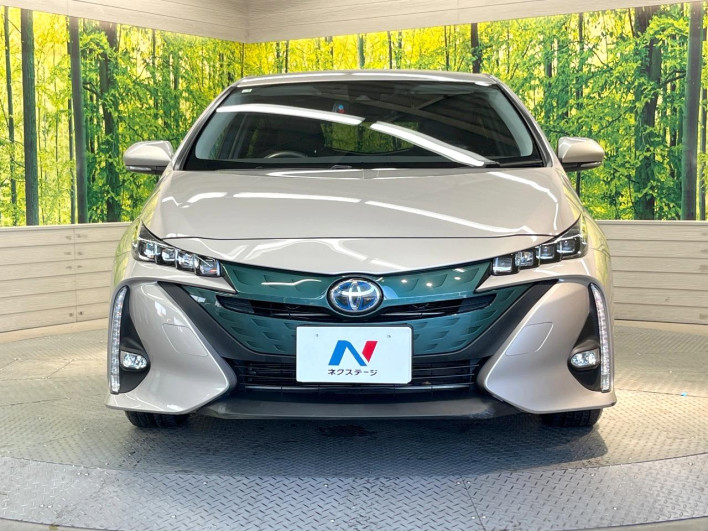 2017 Toyota Prius PHV DLA-ZVW52 (UW-6a2a27ec74a91)[6]