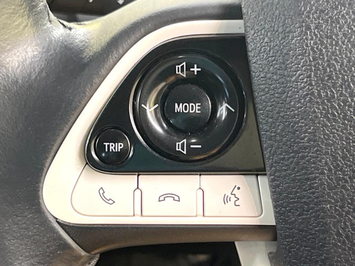2017 Toyota Prius PHV DLA-ZVW52 (UW-6a2a27ec74a91)[28]