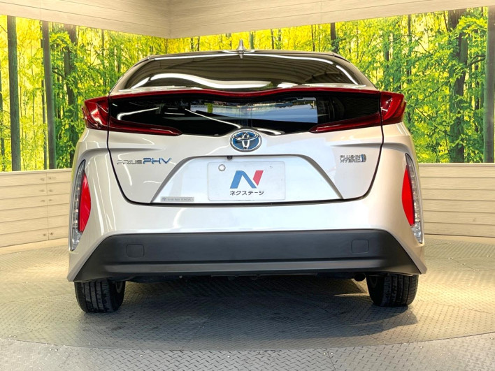 2017 Toyota Prius PHV DLA-ZVW52 (UW-6a2a27ec74a91)[10]