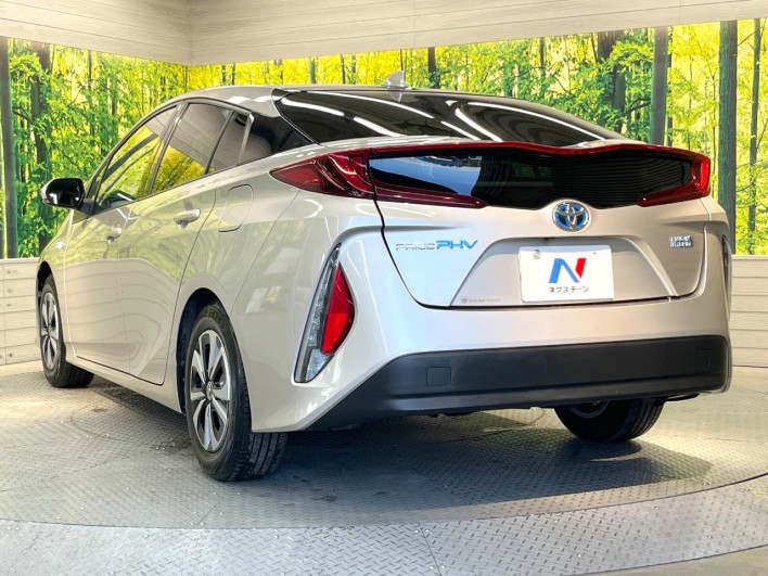 2017 Toyota Prius PHV DLA-ZVW52 (UW-6a2a27ec74a91)[11]