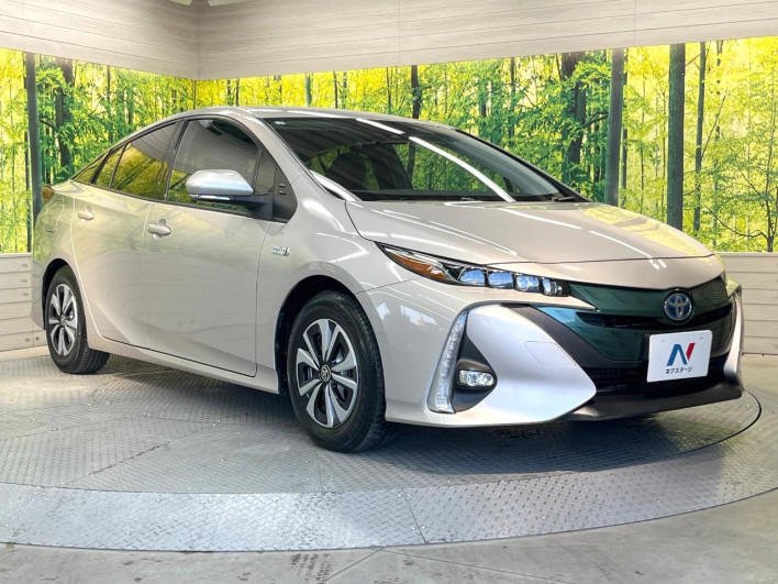 2017 Toyota Prius PHV DLA-ZVW52 (UW-6a2a27ec74a91)[7]