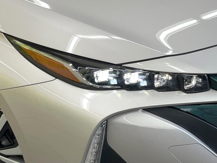 2017 Toyota Prius PHV DLA-ZVW52 (UW-6a2a27ec74a91)[15]