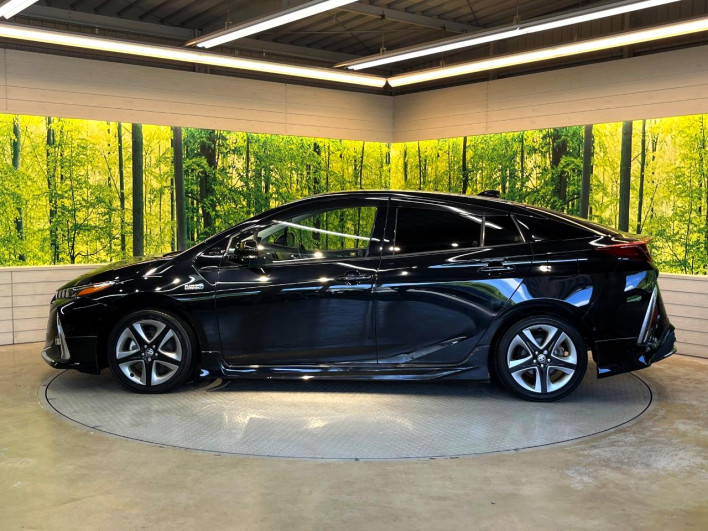 2019 Toyota Prius PHV DLA-ZVW52 (UW-6a2a27ed1849c)[22]