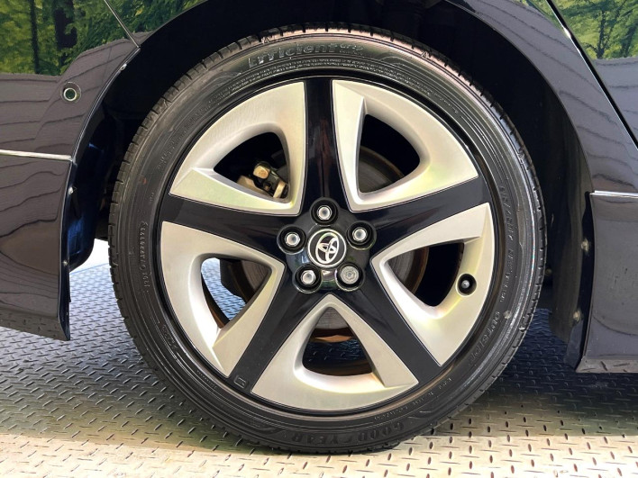 2019 Toyota Prius PHV DLA-ZVW52 (UW-6a2a27ed1849c)[12]