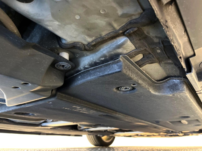 2019 Toyota Prius PHV DLA-ZVW52 (UW-6a2a27ed1849c)[26]