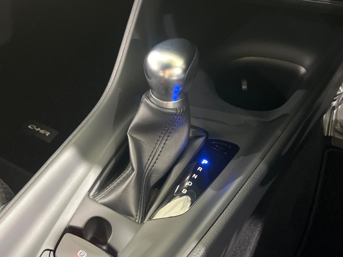 2018 Toyota C-HR DAA-ZYX10 (UW-6a2a280315206)[29]