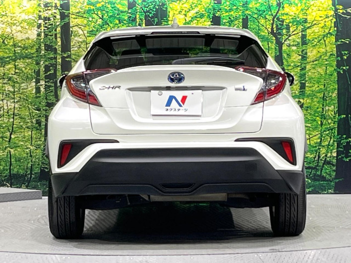 2018 Toyota C-HR DAA-ZYX10 (UW-6a2a280315206)[9]