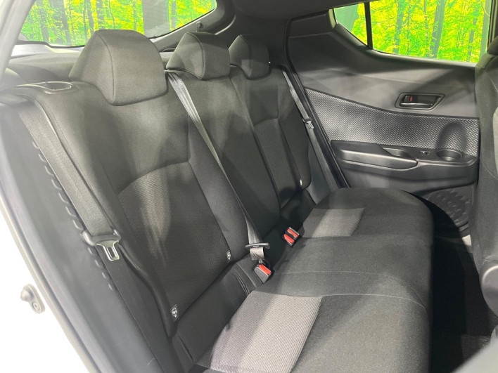 2018 Toyota C-HR DAA-ZYX10 (UW-6a2a280315206)[23]