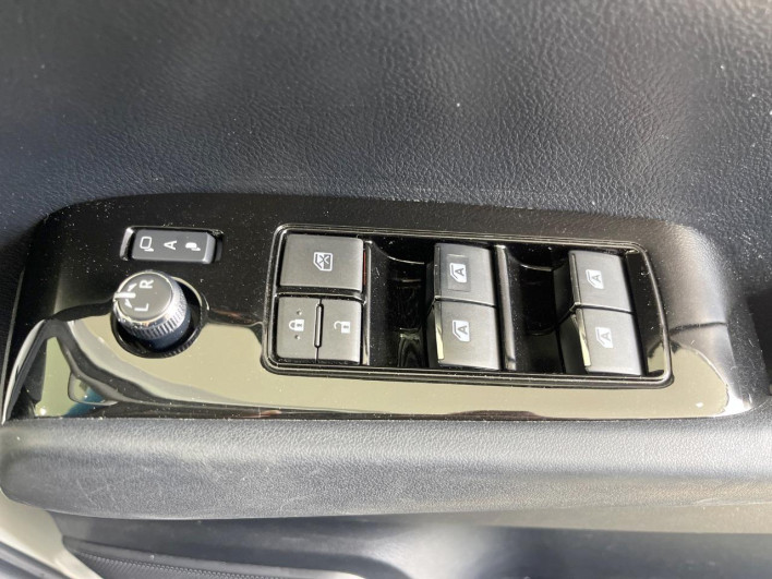 2017 Toyota Vellfire DBA-AGH30W (UW-6a2b777b7aeb2)[26]
