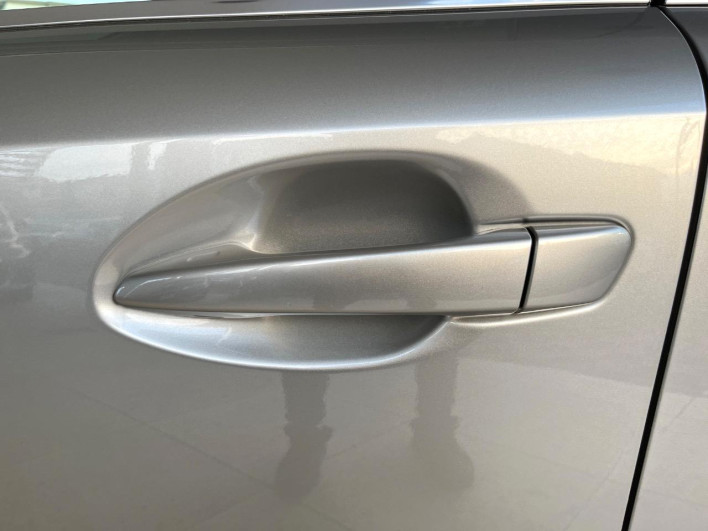 2017 Lexus IS DAA-AVE30 (UW-6a2b778d0bba9)[6]