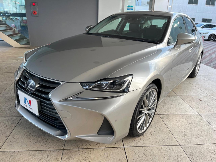 2017 Lexus IS DAA-AVE30 (UW-6a2b778d0bba9)[20]