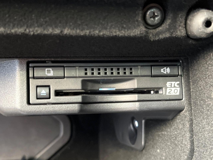 2017 Lexus IS DAA-AVE30 (UW-6a2b778d0bba9)[29]