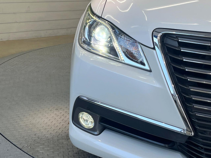 2015 Toyota Crown Hybrid DAA-AWS210 (UW-6a2b77913ffc5)[8]