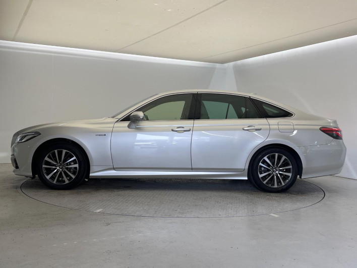 2019 Toyota Crown Hybrid 6AA-AZSH20 (UW-6a2b77a61e9b3)[27]