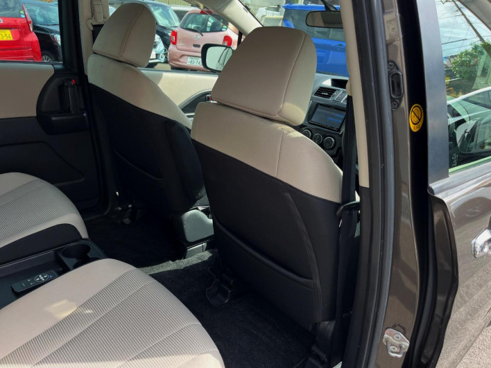 2014 Mazda Premacy DBA-CWFFW (UW-6a2b77d1392b9)[16]