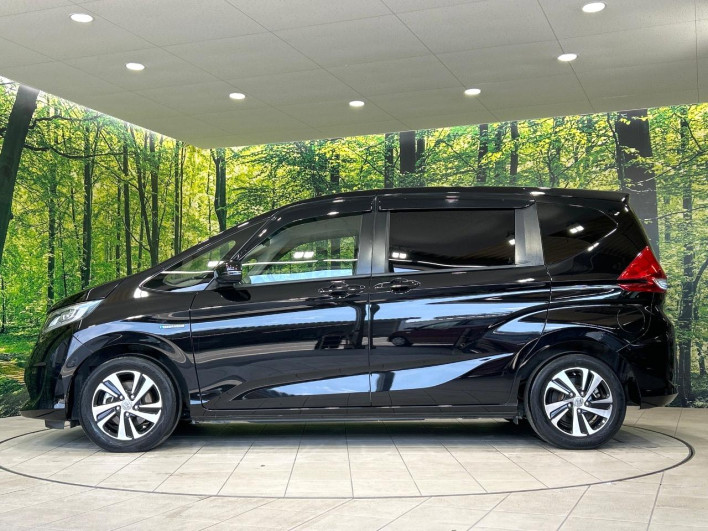 2017 Honda Freed hybrid DAA-GB7 (UW-6a2b77ec63cb2)[11]