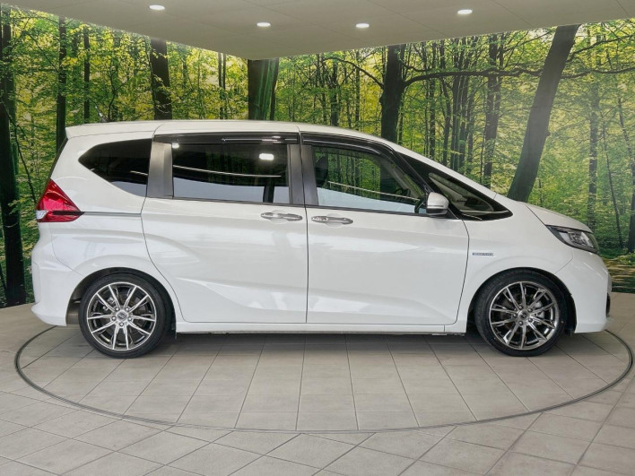2017 Honda Freed hybrid DAA-GB7 (UW-6a2b77ec726cc)[17]