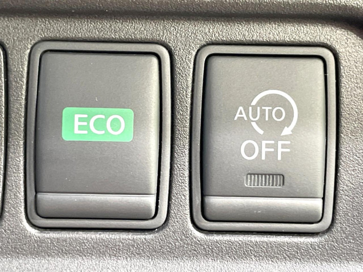 2017 Nissan Serena DAA-GFC27 (UW-6a2b77f5330cb)[22]