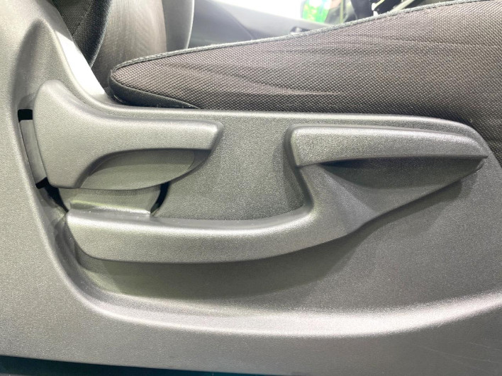 2017 Nissan Serena DAA-GFC27 (UW-6a2b77f5330cb)[25]