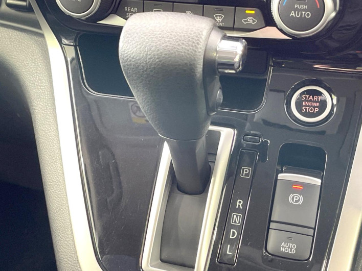 2017 Nissan Serena DAA-GFC27 (UW-6a2b77f5330cb)[29]