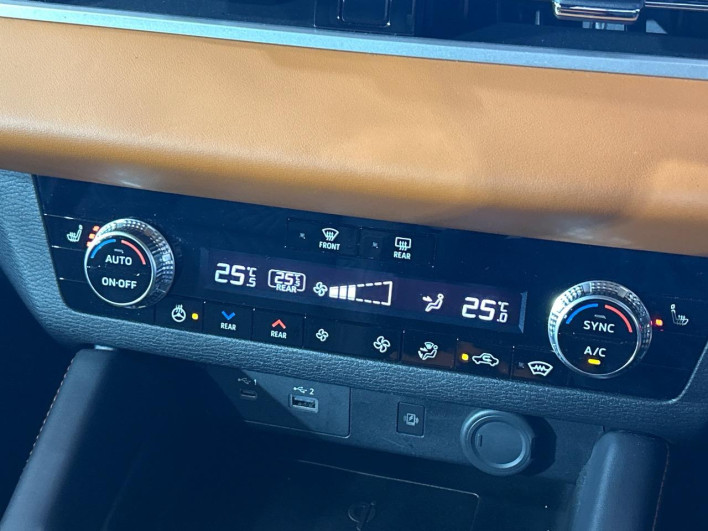 2022 Mitsubishi OUTLANDER PHEV 5LA-GN0W (UW-6a2b7800200f8)[26]