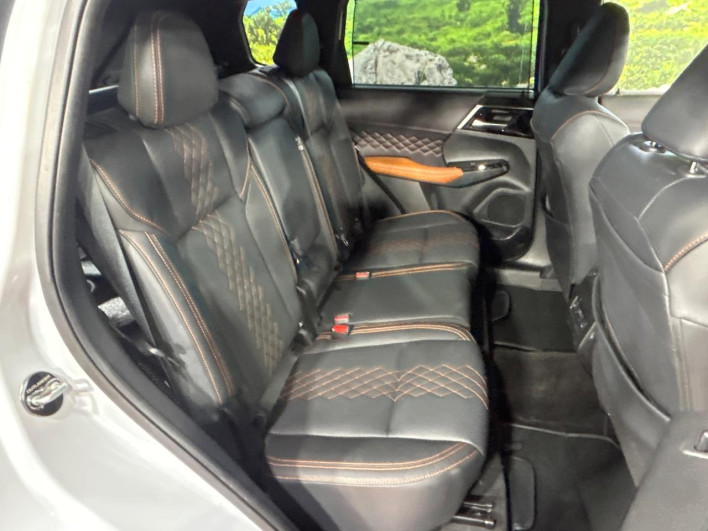 2022 Mitsubishi OUTLANDER PHEV 5LA-GN0W (UW-6a2b7800200f8)[22]