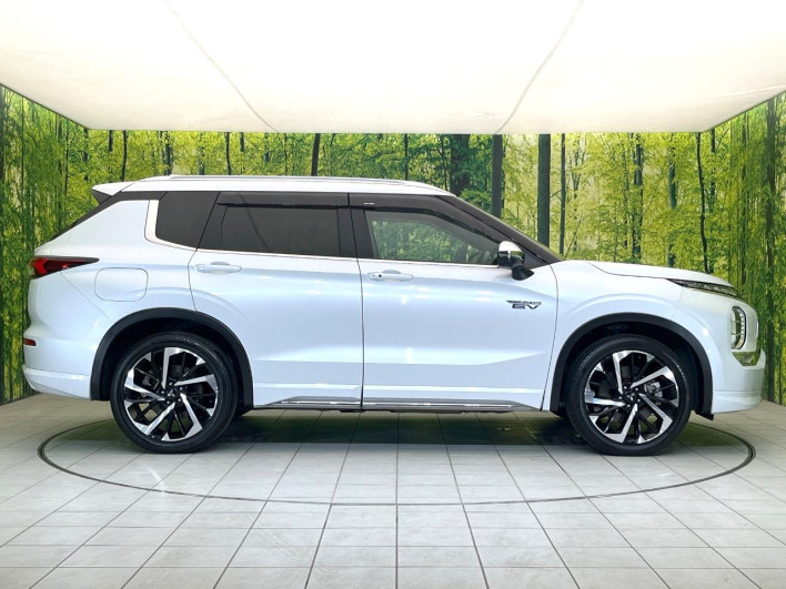 2023 Mitsubishi OUTLANDER PHEV 5LA-GN0W (UW-6a2b780046b8d)[25]
