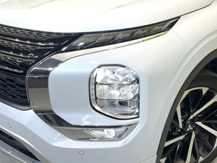 2023 Mitsubishi OUTLANDER PHEV 5LA-GN0W (UW-6a2b780046b8d)[9]