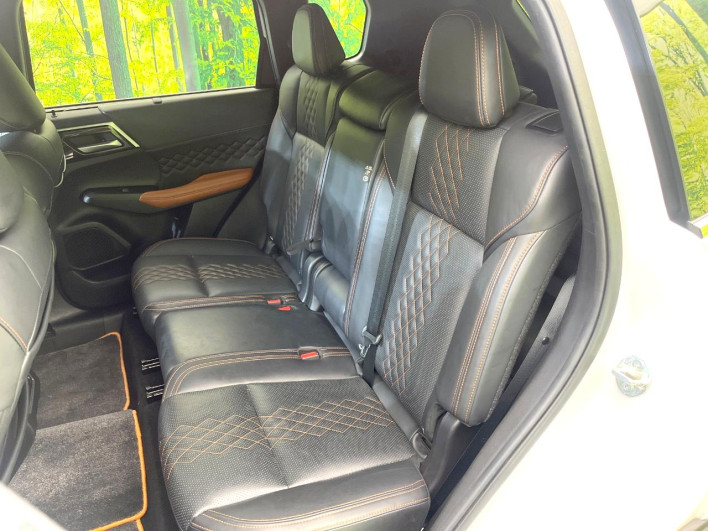 2023 Mitsubishi OUTLANDER PHEV 5LA-GN0W (UW-6a2b780046b8d)[18]