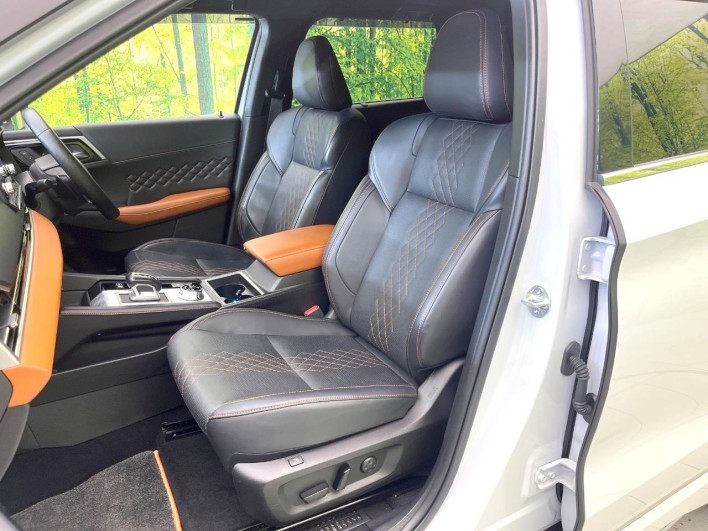2023 Mitsubishi OUTLANDER PHEV 5LA-GN0W (UW-6a2b780046b8d)[17]