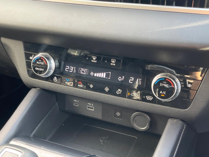 2023 Mitsubishi OUTLANDER PHEV 5LA-GN0W (UW-6a2b78006522c)[12]