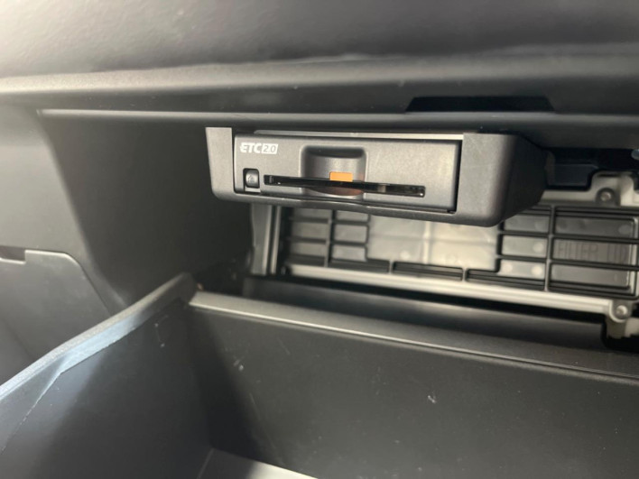 2023 Mitsubishi OUTLANDER PHEV 5LA-GN0W (UW-6a2b78006522c)[18]