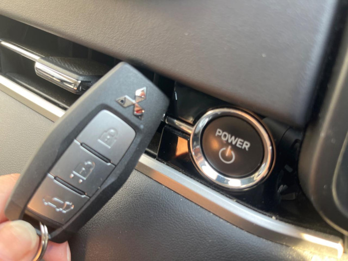 2023 Mitsubishi OUTLANDER PHEV 5LA-GN0W (UW-6a2b78006522c)[21]
