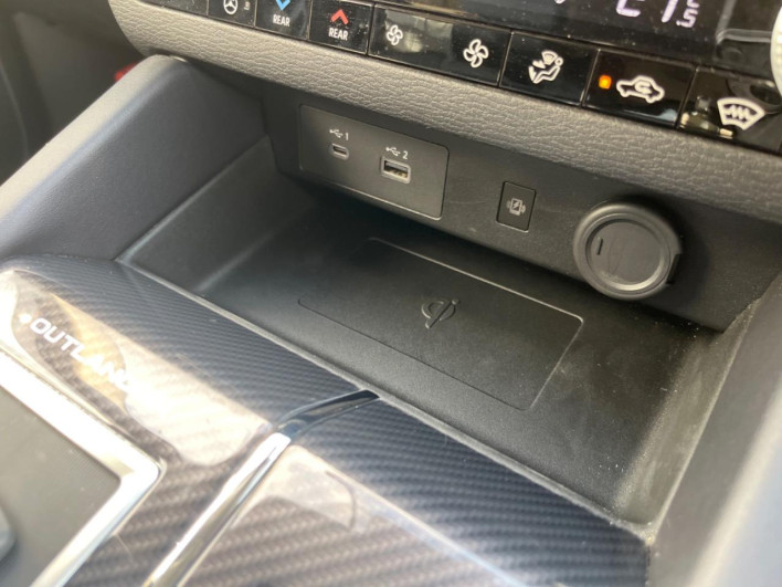 2023 Mitsubishi OUTLANDER PHEV 5LA-GN0W (UW-6a2b78006522c)[13]