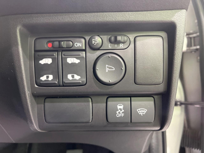 2013 Honda Freed hybrid DAA-GP3 (UW-6a2b7802a384d)[20]